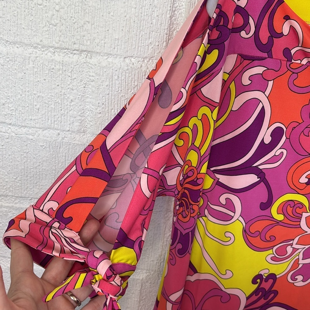 Trina Turk Psychedelic Floral Short Sleeve Tie Boat Neck Knee Length Dress sz M - Picture 6 of 7